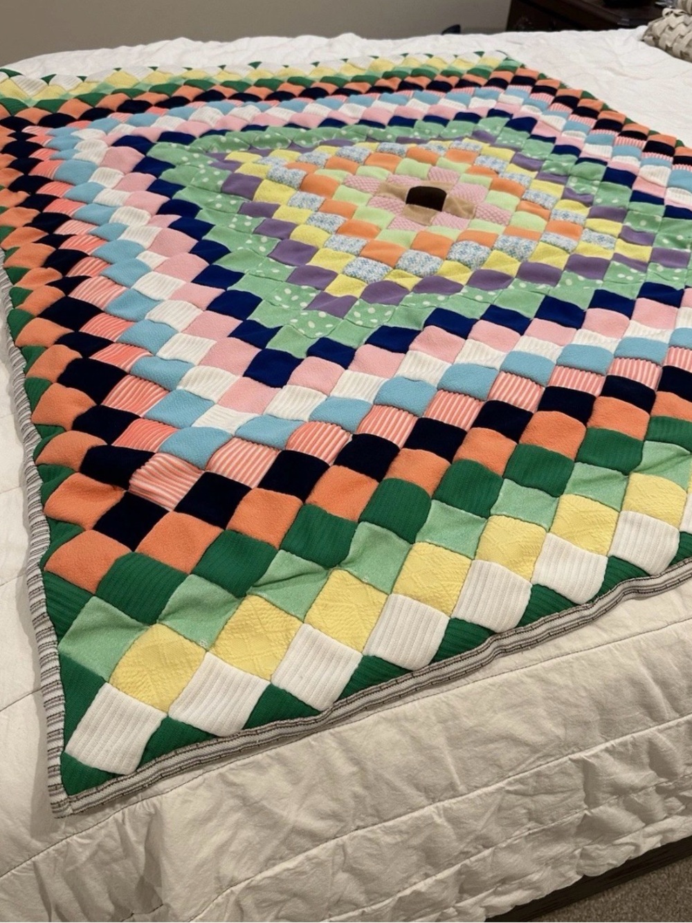 Vintage Around the World Patchwork Quilt 42” x 49” Retro Polyester Handmade